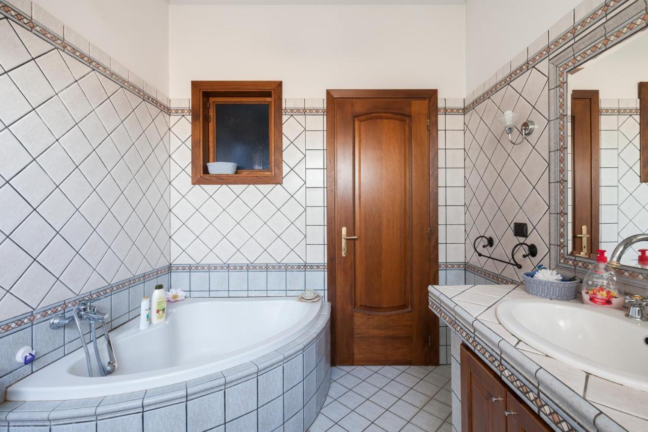 Casa Vacanze Giramondo Fiumicino Esterno foto