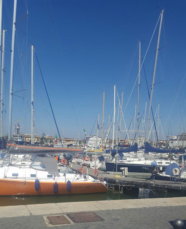 Casa Vacanze Giramondo Fiumicino Esterno foto